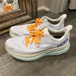 Hoka Clifton 8